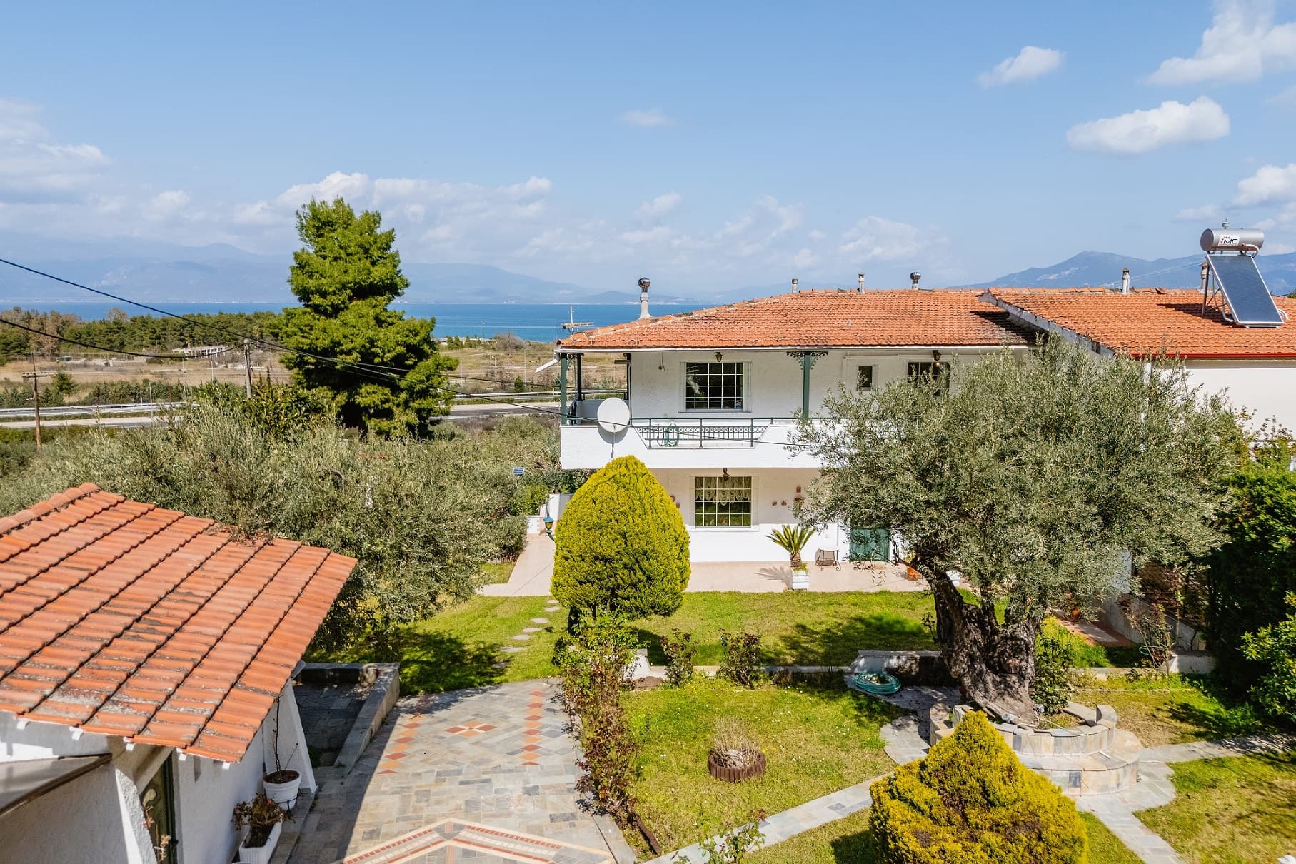 for sale House — Kammena Vourla, photo 1