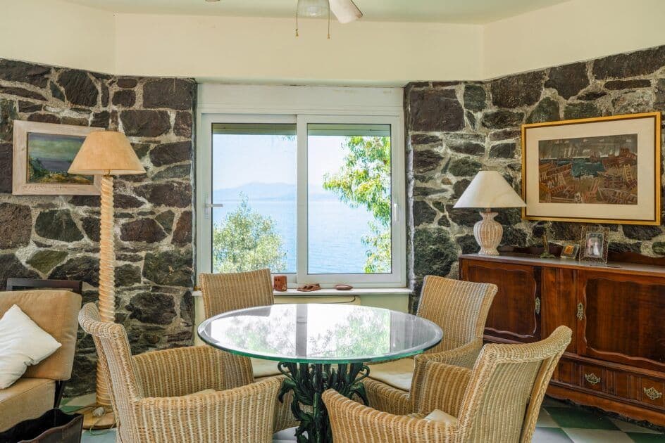 Coastal Dreams: A Beautiful Selection of Beachfront Homes!